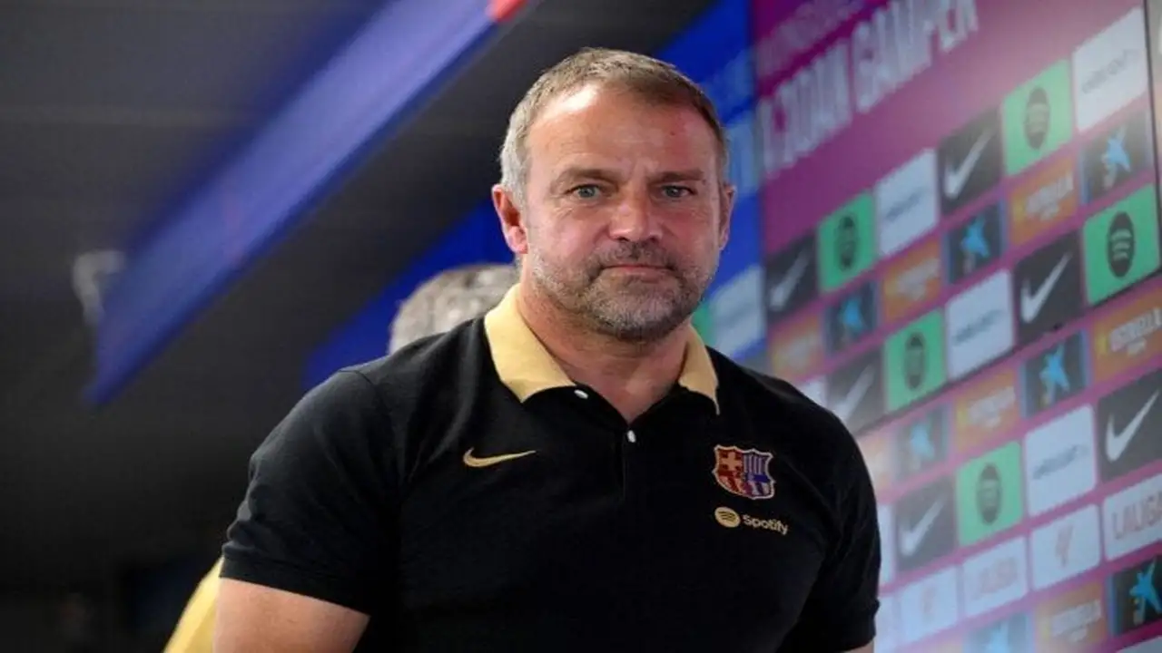 «الأمور تسير بشكل جيد».. «لابورتا» يكشف تفاصيل تجديد هانز فليك مع برشلونة